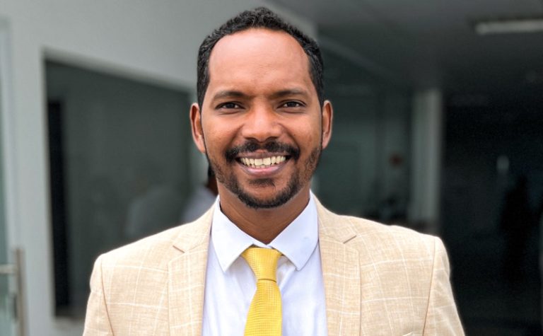 7704F7FC-585A-4F8B-9EBE-18BD3D887D0B